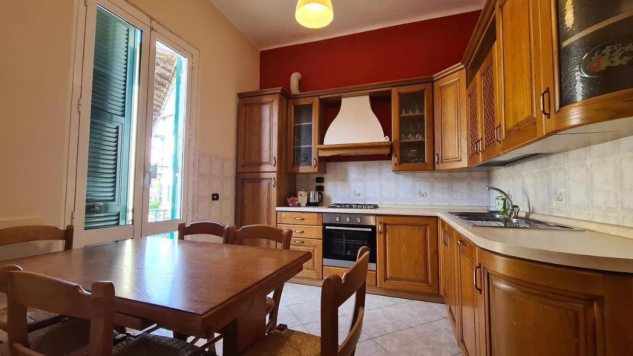 Carso 6 - Homy 5 Terre Apartment La Spezia Italy